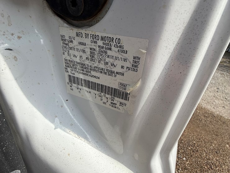 2010-ford-f250-xl-image-13
