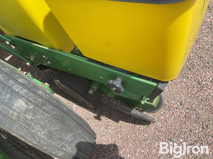 2001-john-deere-1770-image-15