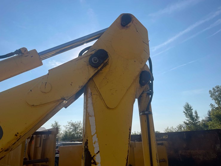 2002-new-holland-lb75b-image-33