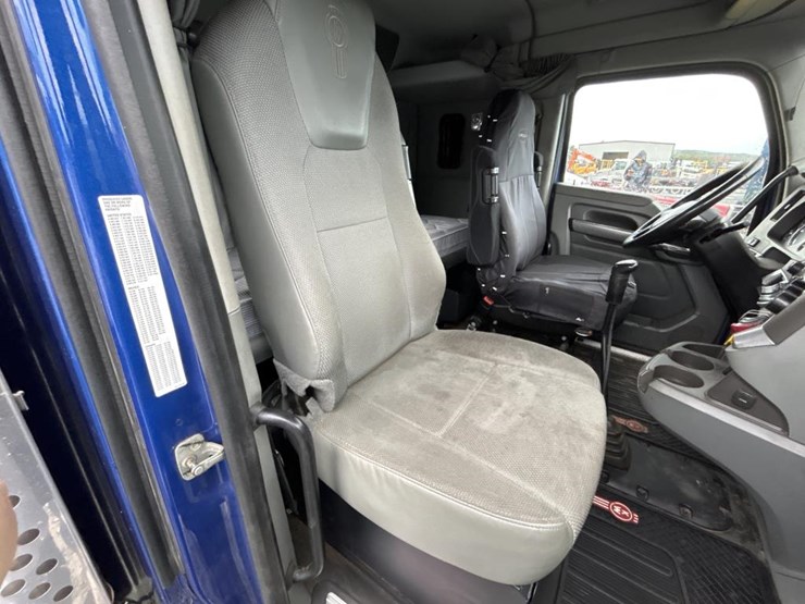 2018-kenworth-t680-image-70