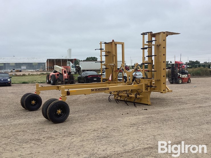 2022-schmeiser-svt24r-24'-varitrak-folding-3-pt-land-leveler-image-5