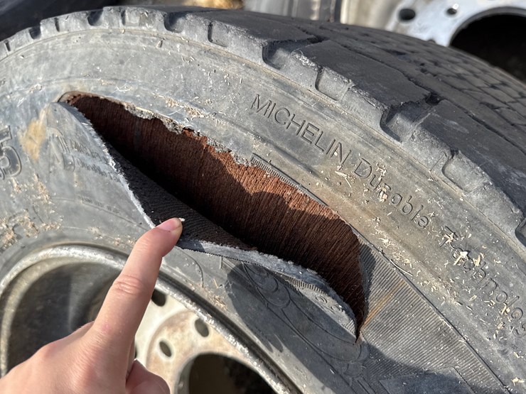#5271-•-lot-of-(2)-445/50r22.5-tires-w/-rims-image-9