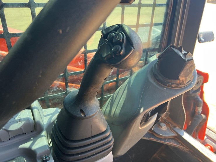 kubota-svl97-2-image-30