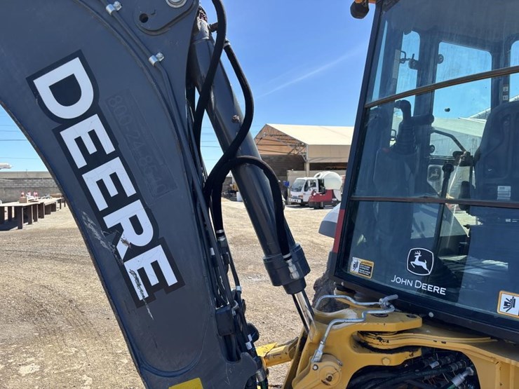 2019-deere-310l-ep-image-23