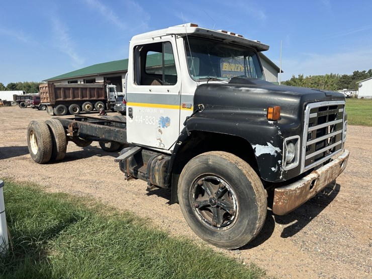 #1414-•-1986-international-1654-straight-truck-image-6