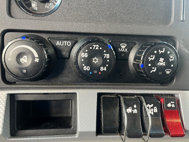 2020-kenworth-t680-image-119