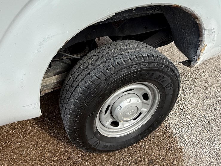 2010-ford-f250-xl-image-8