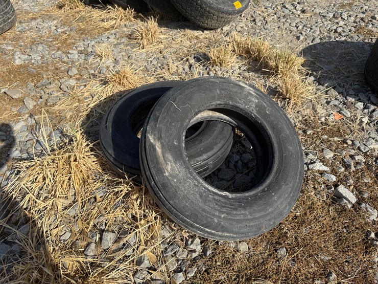 #2801-•-lot-of-(2)-28x7.7-tires--inv#2801-inv#-2801-image-4
