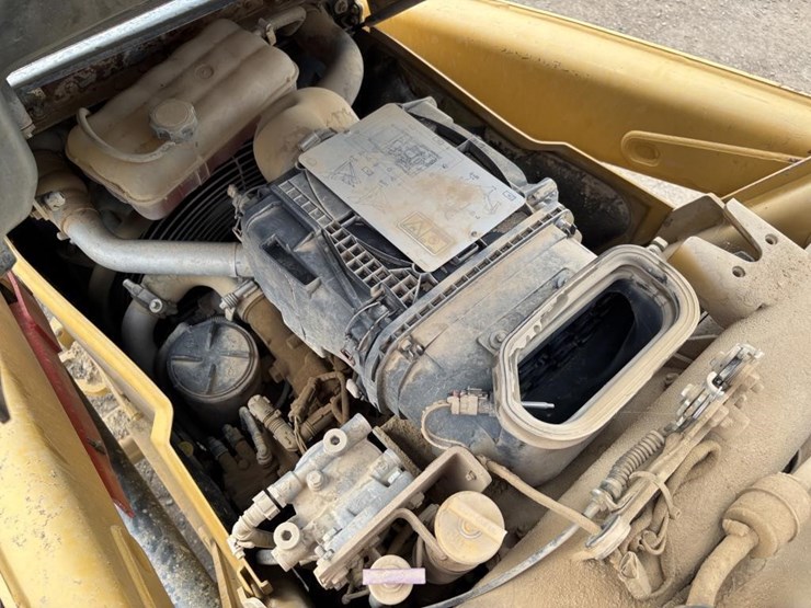 2013-caterpillar-420f-image-58