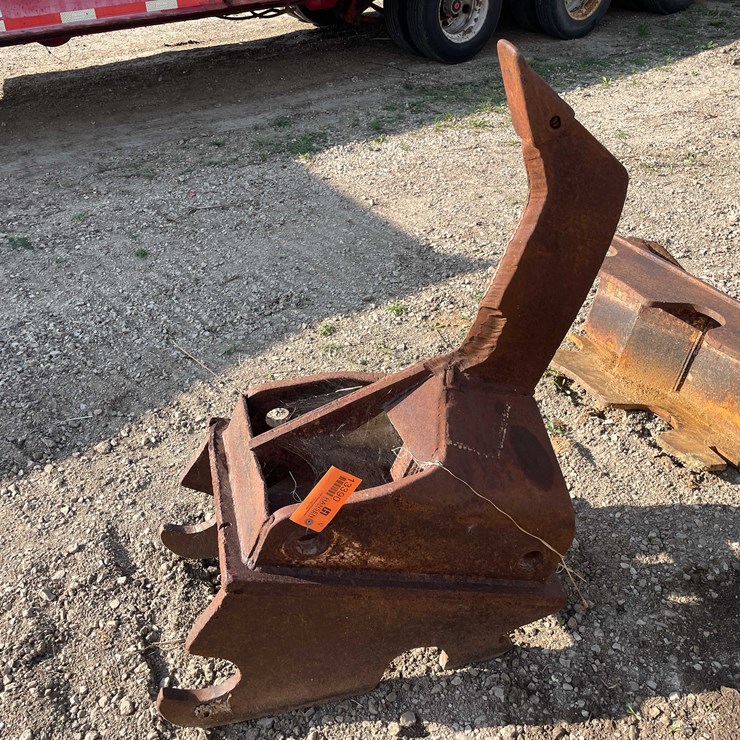 #13390 • Excavator Frost Tooth
