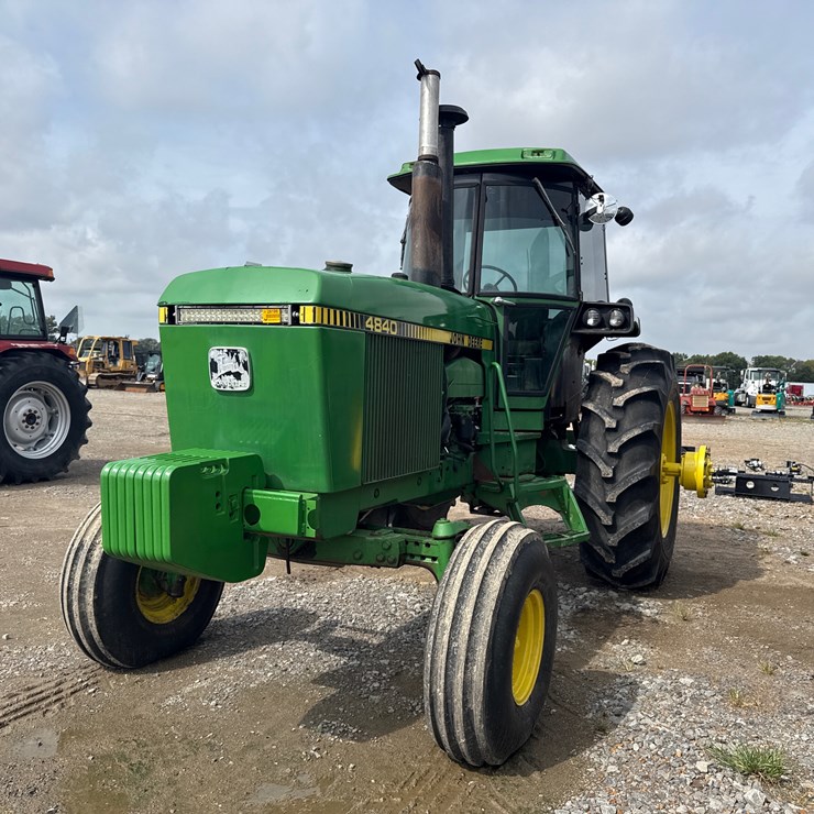 JOHN DEERE 4840