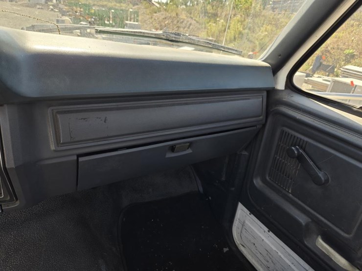 1994-ford-f700-image-54