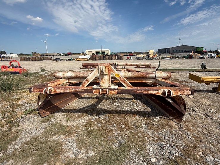 #23909-•-allen-manufacturing-levee-squeeze-image-5