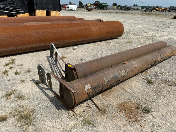 #23941-•-lot-of-(2)-12’-steel-pipe-w/gates-image-1