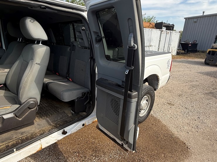 2010-ford-f250-xl-image-21