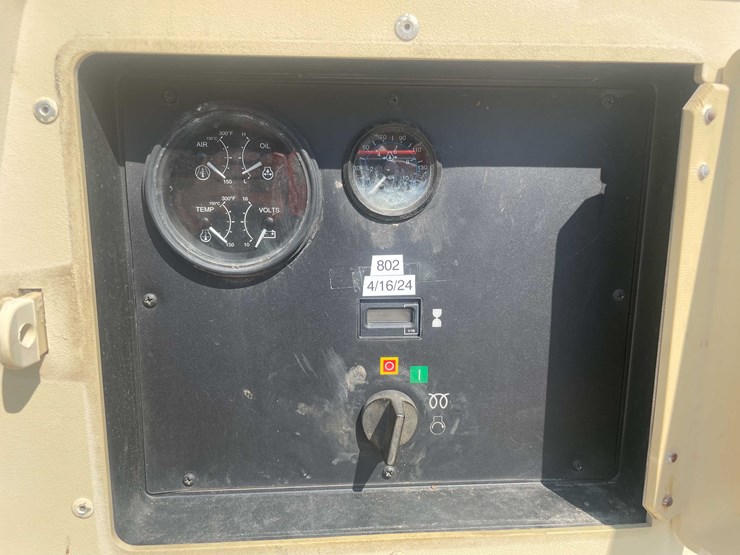 2002-ingersoll-rand-185-image-19