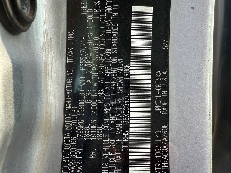 2011-toyota-tundra-image-35