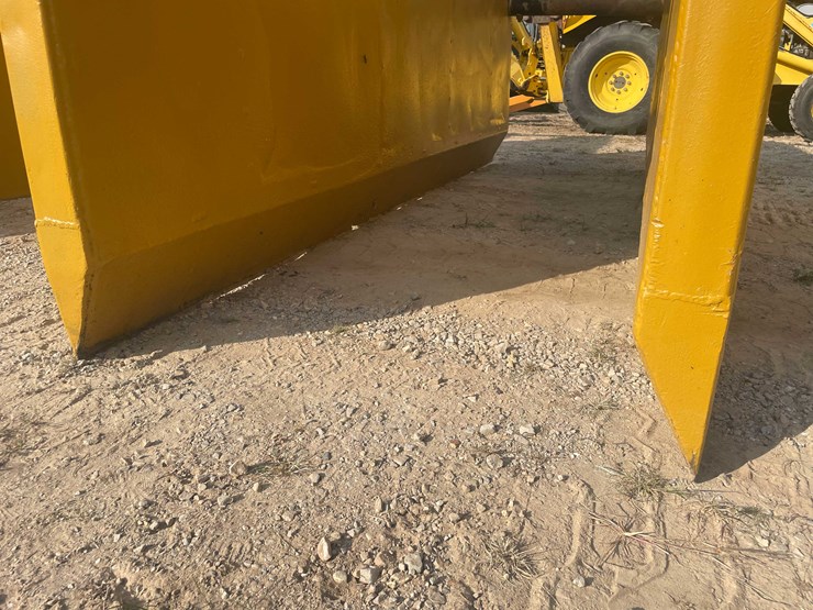 #13318-•-efficiency-products-trench-box-image-13