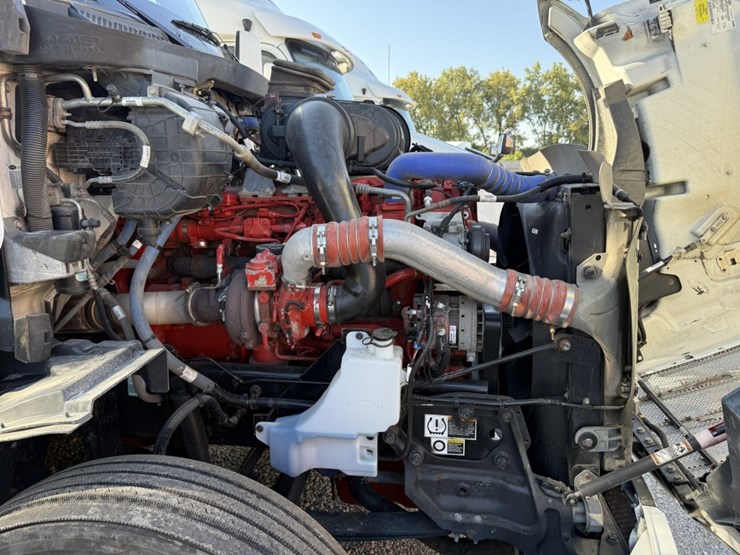 2022-peterbilt-579-image-20