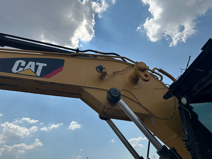 caterpillar-311fl-image-27