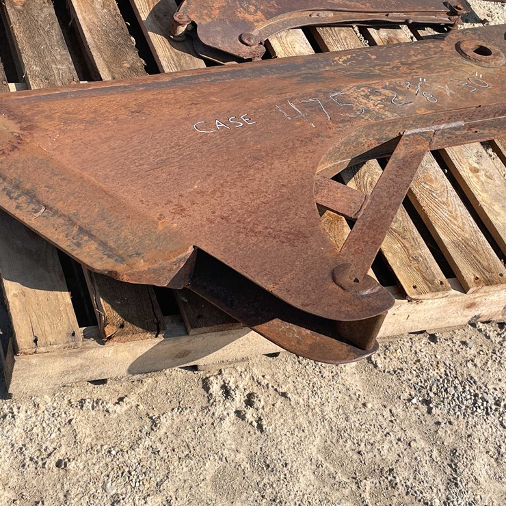 CASE 475