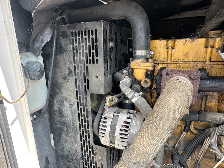 2007-caterpillar-xq20-image-32