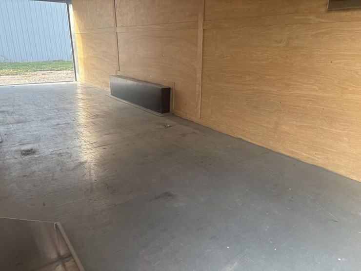 #1311-•-2015-arising-industries-approx-30'-enclosed-traile-image-26
