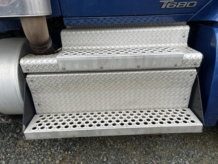 2018-kenworth-t680-image-39