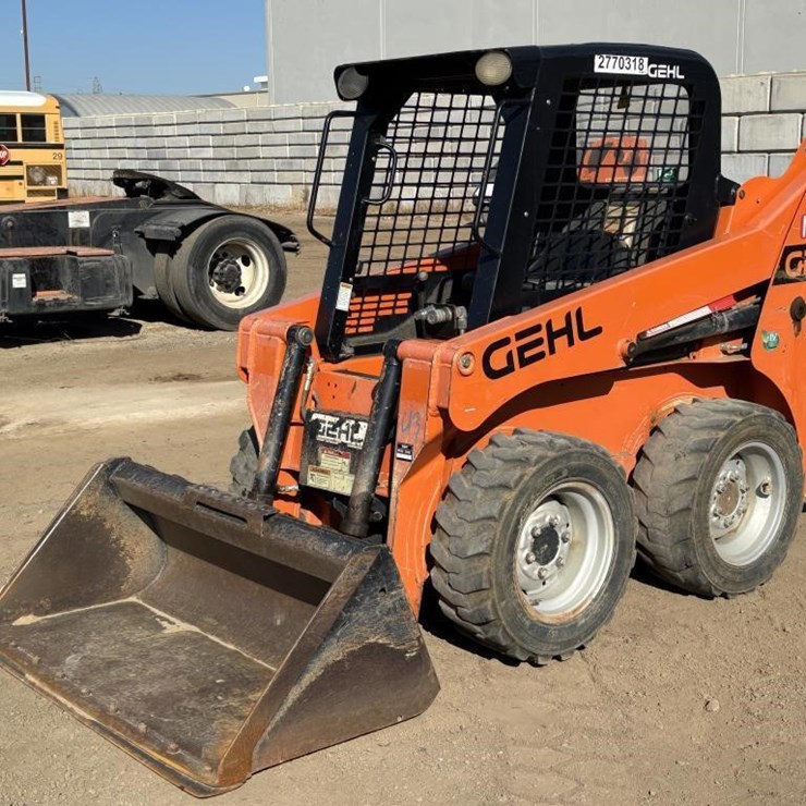 2019 GEHL R105