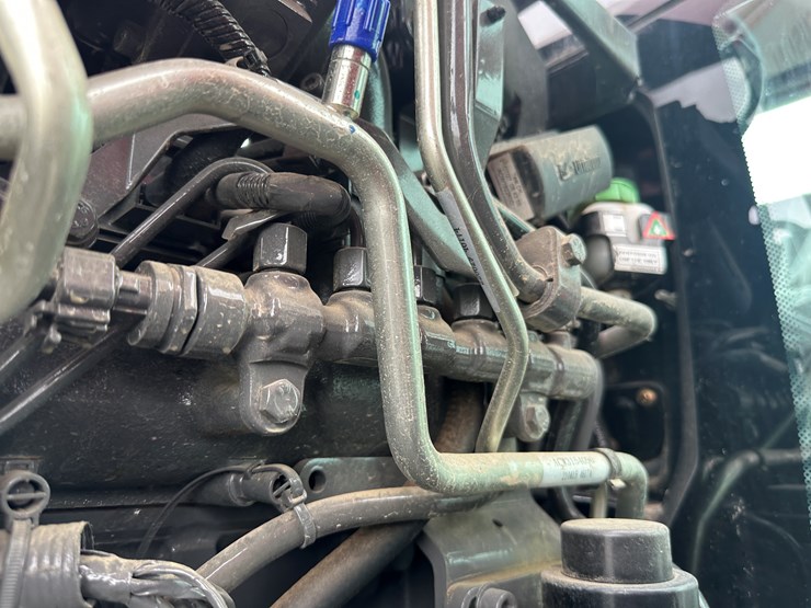 2022-massey-ferguson-4710-image-11