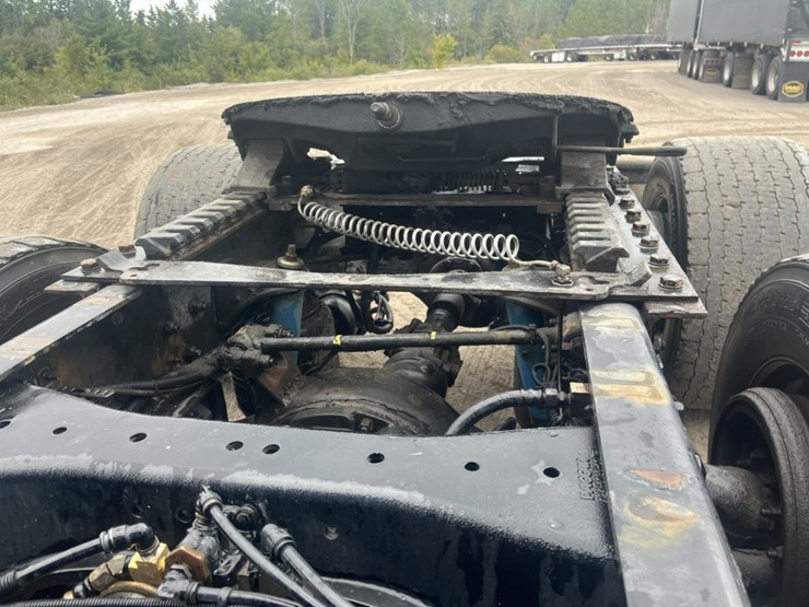 2020-kenworth-t680-image-21