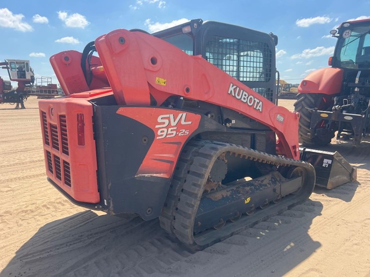 2019-kubota-svl95-2s-image-4