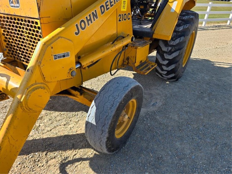 deere-210c-image-15