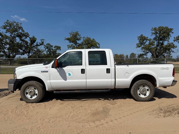 ford-f250-xl-image-1