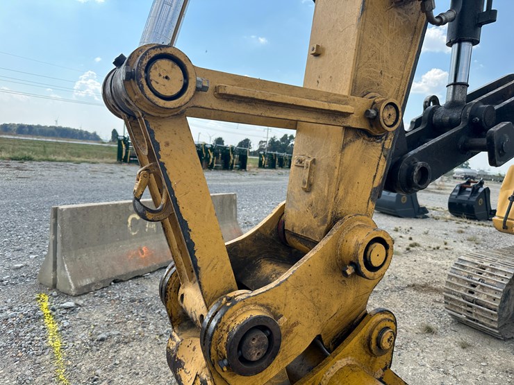 caterpillar-311fl-image-32