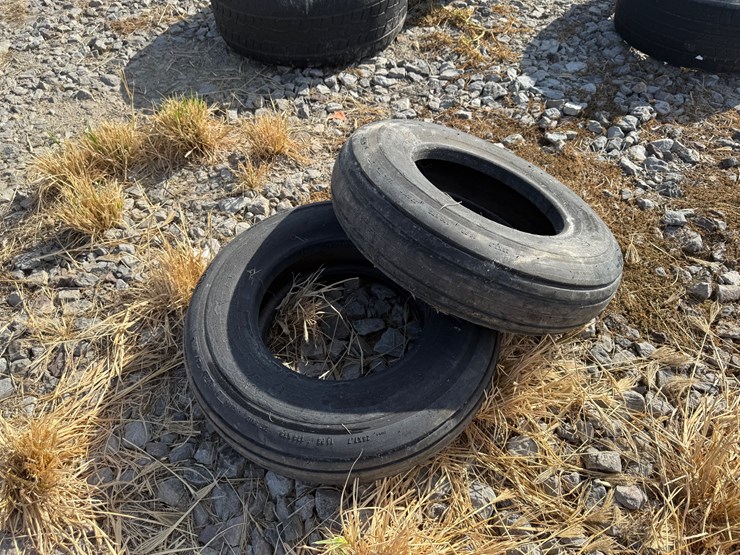 #2801-•-lot-of-(2)-28x7.7-tires--inv#2801-inv#-2801-image-3