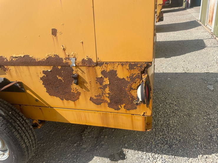 #13348-•-1992-atlas-corporation-tow-behind-compressor-image-37