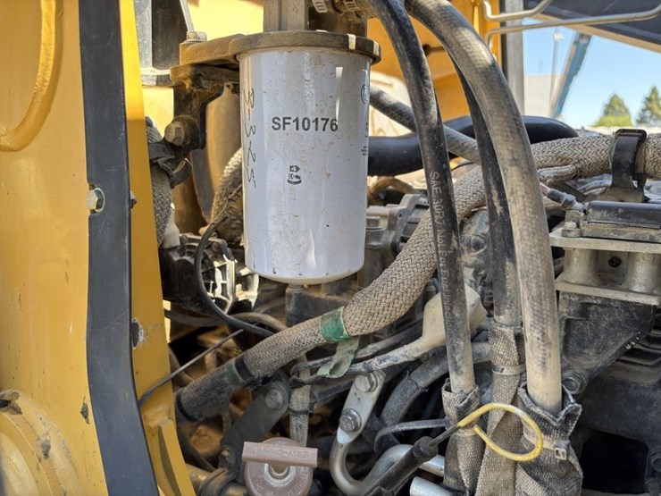 2019-deere-310l-ep-image-60