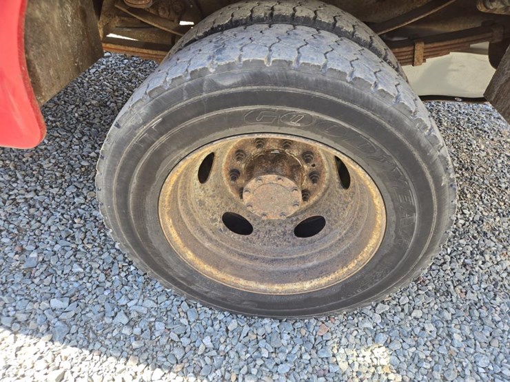 2011-ford-f450-image-53