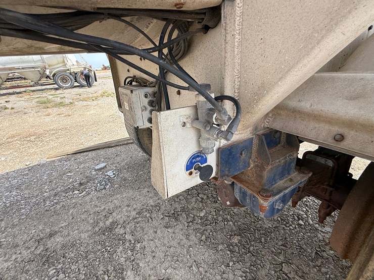 #9657-•-1996-weld-it-s/a-5400gal-fuel-trailer-1w9t23269tl010011-inv#:-9657-image-14