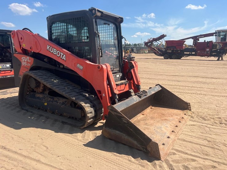 2019-kubota-svl95-2s-image-6