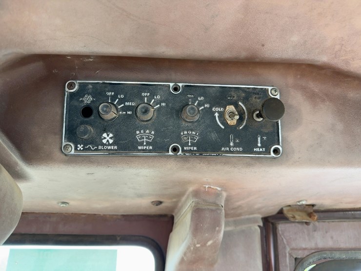 1984-case-580e-image-26