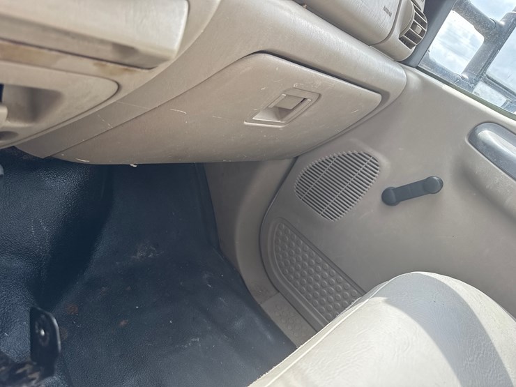 2005-ford-f350-image-52