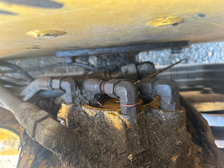 2018-caterpillar-299d2-xhp-image-11
