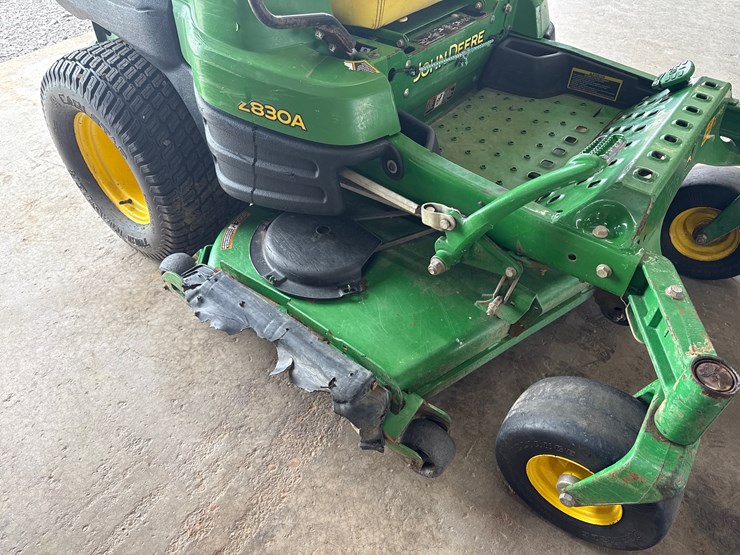 john-deere-z830a-image-18