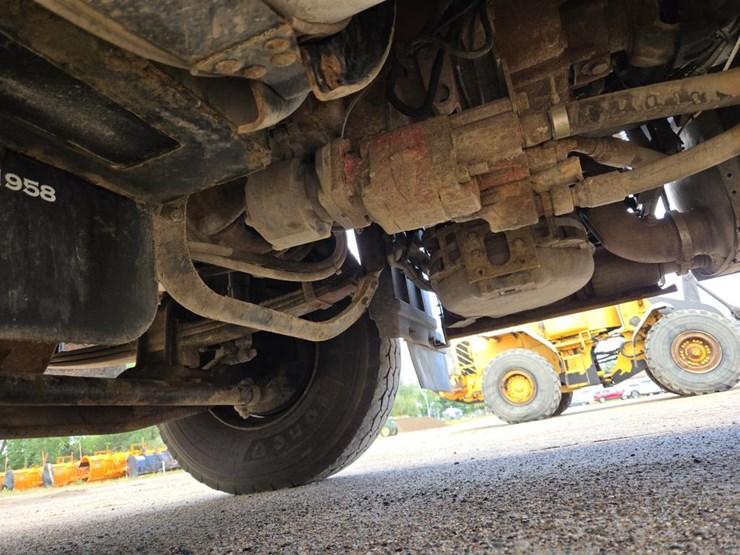 2015-mack-granite-gu813-image-64