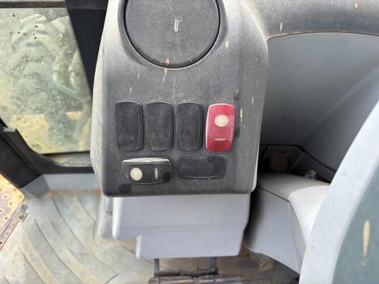 2013-caterpillar-420f-image-38