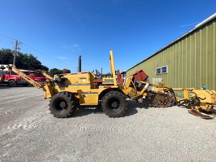 #13341-•-vermeer-chain-trencher-image-2
