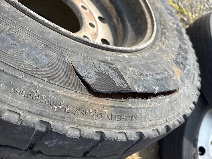 #5271-•-lot-of-(2)-445/50r22.5-tires-w/-rims-image-8