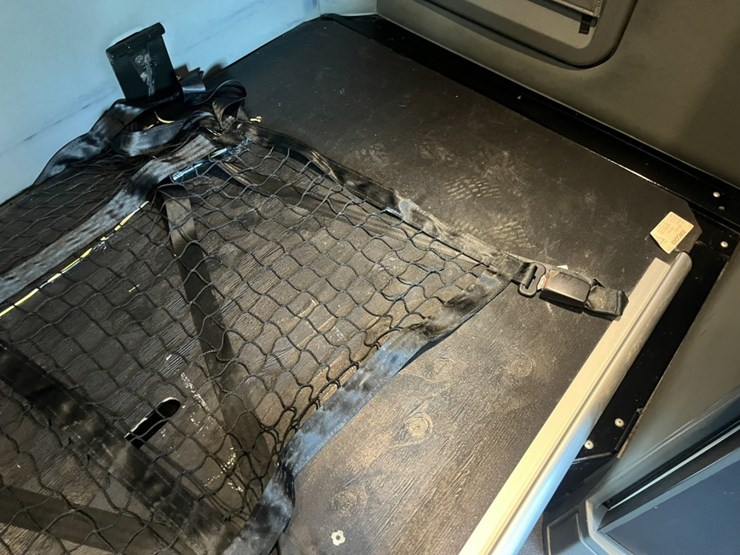 2020-kenworth-t680-image-135